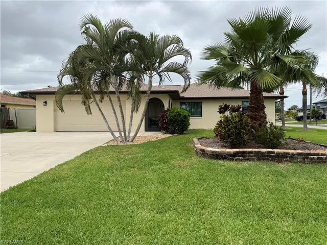 1802 SE 11th  PL, Cape Coral, FL 33990