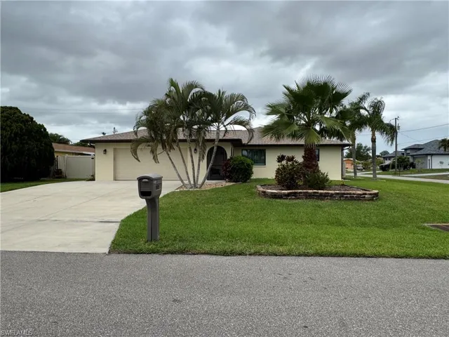 1802 SE 11th  PL, Cape Coral, FL 33990