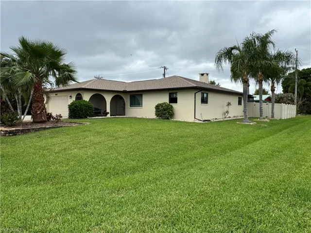 1802 SE 11th  PL, Cape Coral, FL 33990