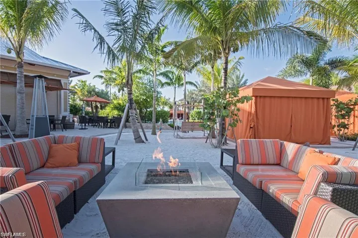 9433 Benvenuto Ct 5-101, Naples, Florida 34119