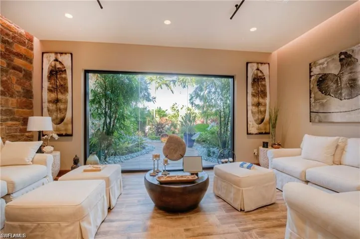 9433 Benvenuto Ct 5-101, Naples, Florida 34119
