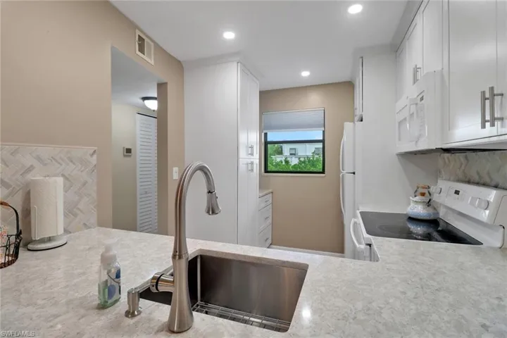9281  Central Park  DR, Fort Myers, FL 33919
