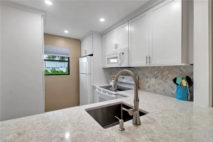 9281  Central Park  DR, Fort Myers, FL 33919