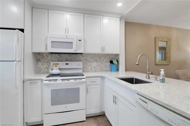 9281  Central Park  DR, Fort Myers, FL 33919