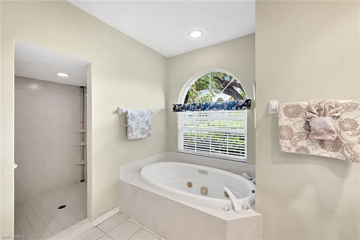 3490 Wild Indigo Ln, Bonita Springs, Florida 34134