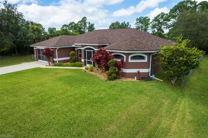 626  Montclair S AVE, Lehigh Acres, FL 33974