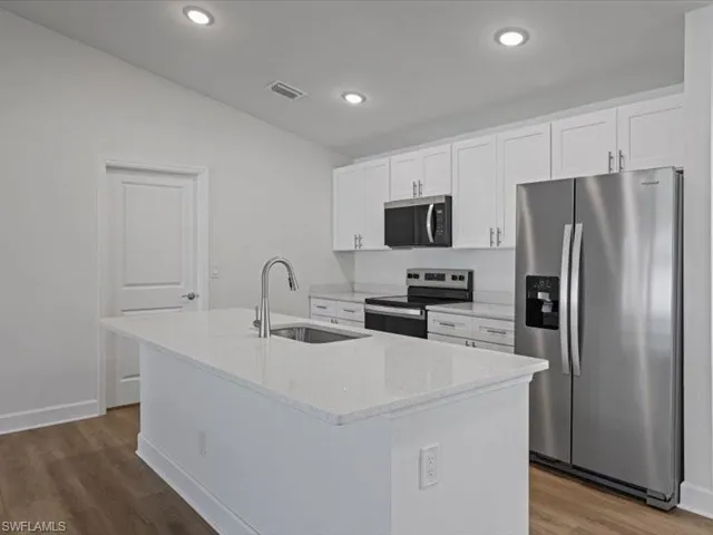 1813 Nw 3rd Ave, Cape Coral Fl 33993