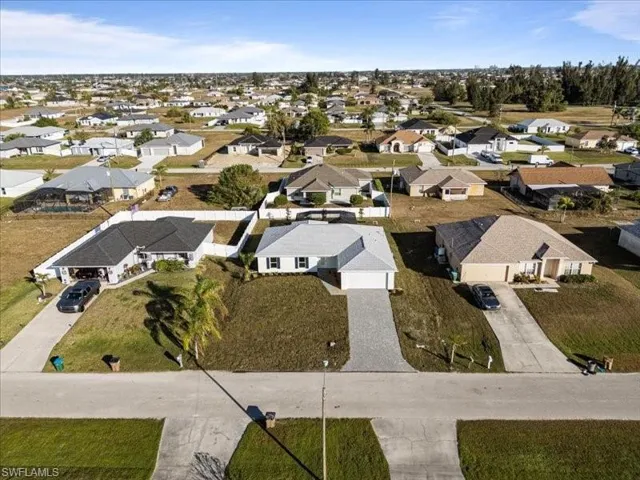1813 Nw 3rd Ave, Cape Coral Fl 33993