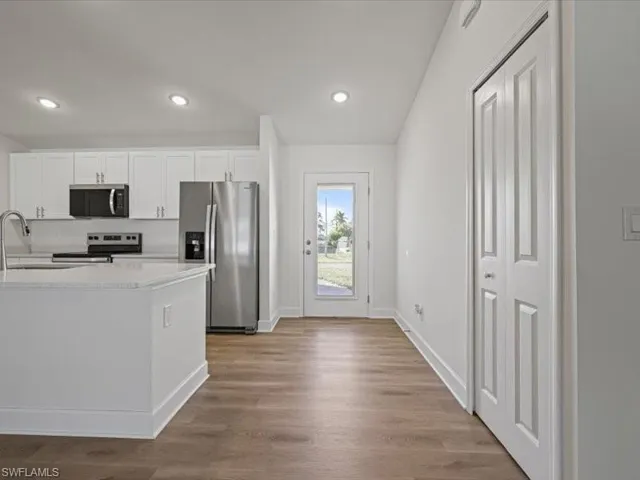 1813 Nw 3rd Ave, Cape Coral Fl 33993