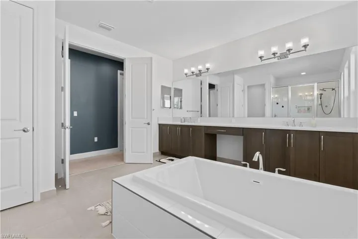 20860 Thistle Leaf Ln, Estero, Florida 33928