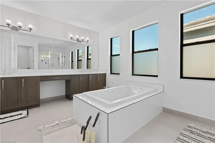 20860 Thistle Leaf Ln, Estero, Florida 33928