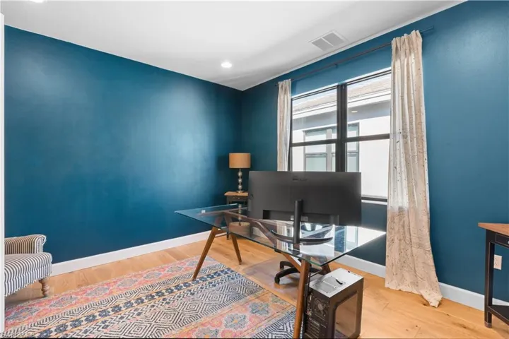 Office or 5th bedroom