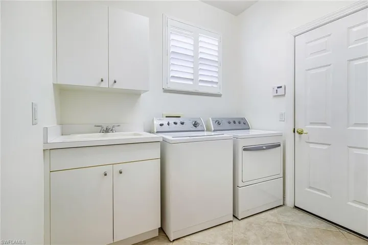 Laundry room with laundry sink