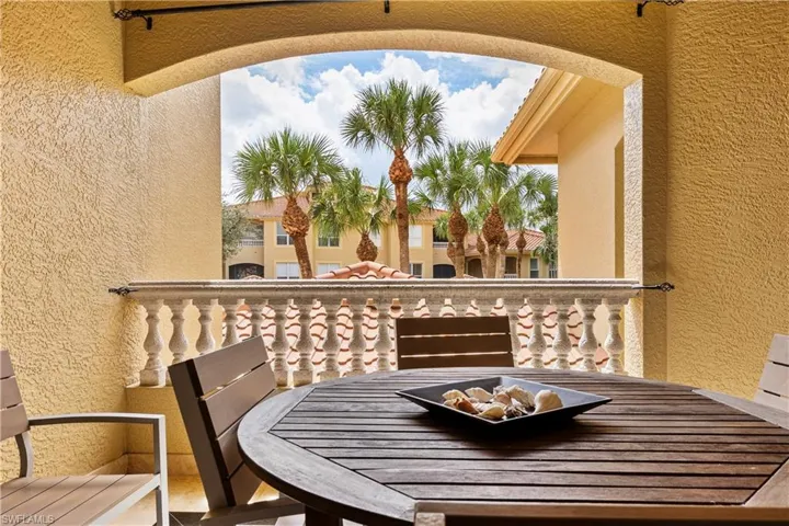 1845 Les Chateaux Blvd 202, Naples, Florida 34109