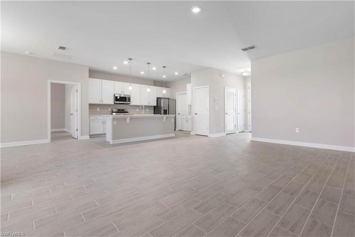 300 NW 4th  AVE, Cape Coral, FL 33993
