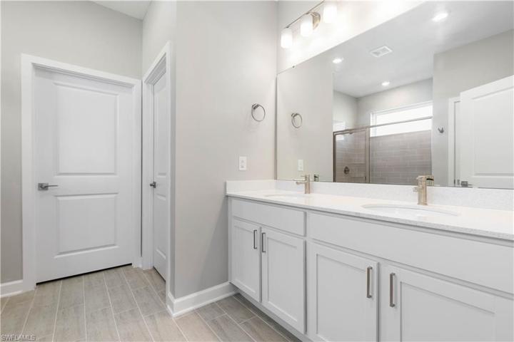 300 NW 4th  AVE, Cape Coral, FL 33993