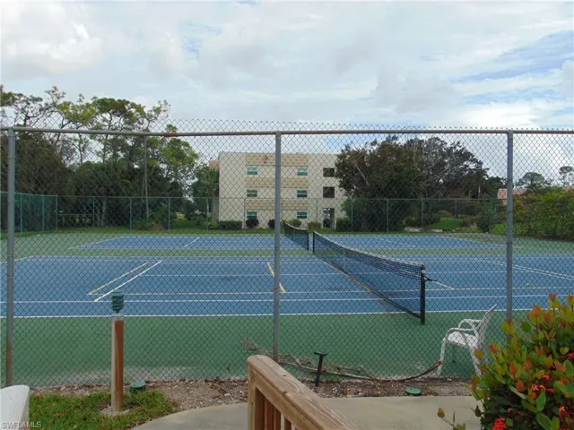 2 Tennis & Pickelball Courts