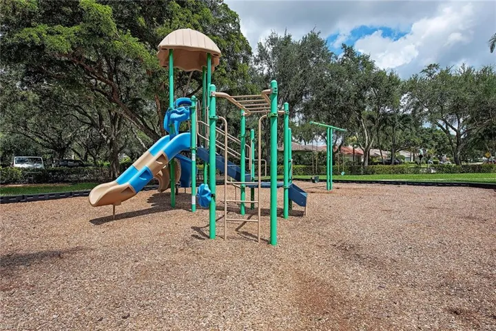 1921  Crestview  WAY, Naples, FL 34119