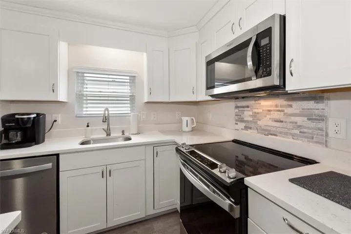 160 Adrienne Dr, Fort Myers, Florida 33908
