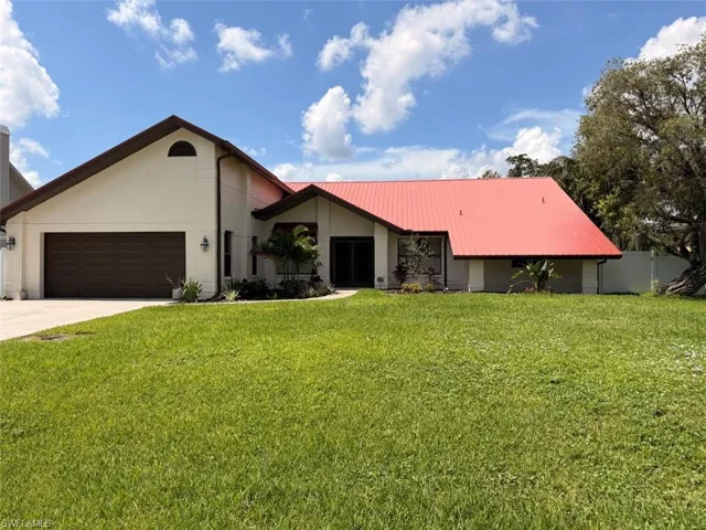 6560 Kestrel Cir, Fort Myers, Florida 33966