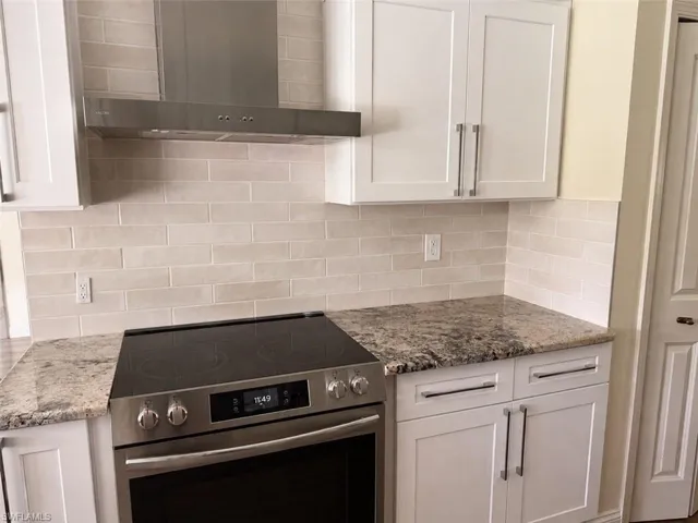 6560 Kestrel Cir, Fort Myers, Florida 33966