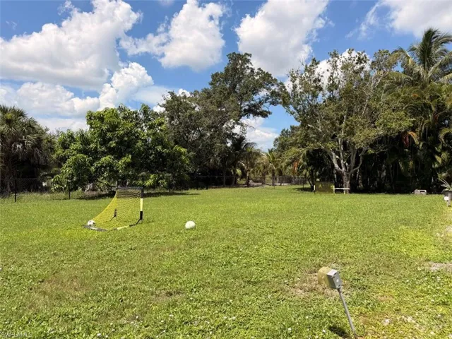 6560 Kestrel Cir, Fort Myers, Florida 33966