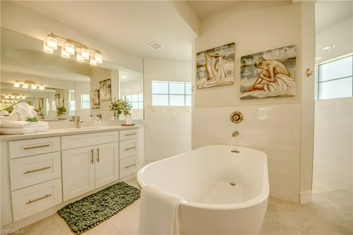 2104 Sw 28th Ln, Cape Coral, Florida 33914