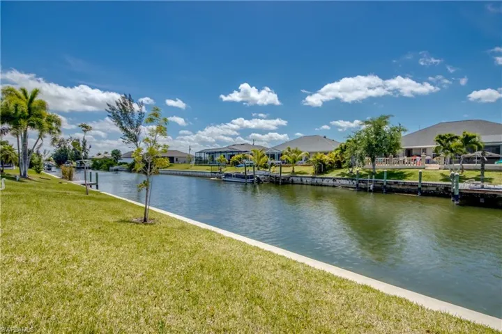 2104 Sw 28th Ln, Cape Coral, Florida 33914