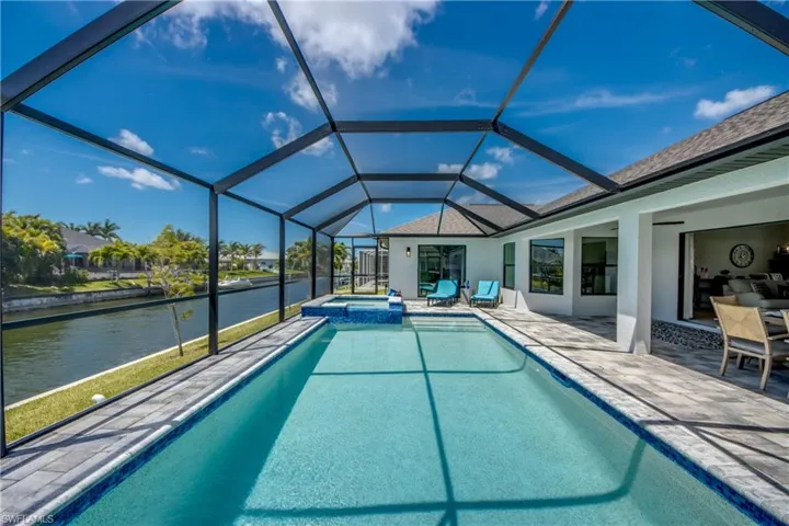 2104 Sw 28th Ln, Cape Coral, Florida 33914