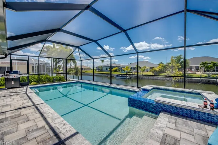 2104 Sw 28th Ln, Cape Coral, Florida 33914