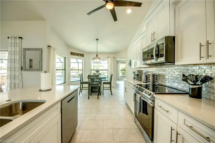 2104 Sw 28th Ln, Cape Coral, Florida 33914