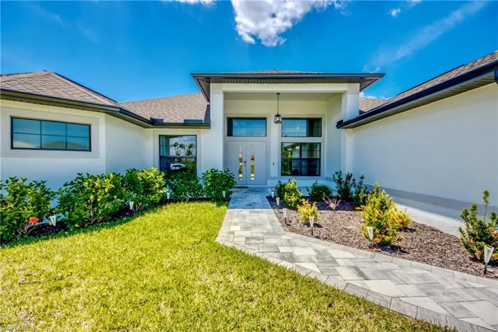 2104 Sw 28th Ln, Cape Coral, Florida 33914