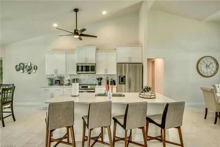 2104 Sw 28th Ln, Cape Coral, Florida 33914