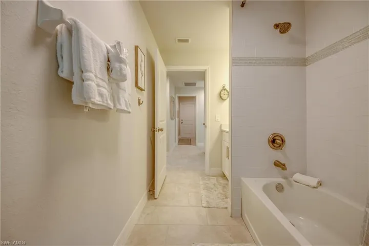 2104 Sw 28th Ln, Cape Coral, Florida 33914
