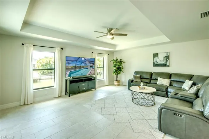 2104 Sw 28th Ln, Cape Coral, Florida 33914