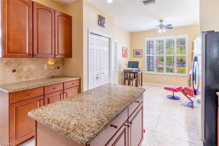 3585  Periwinkle  WAY, Naples, FL 34114