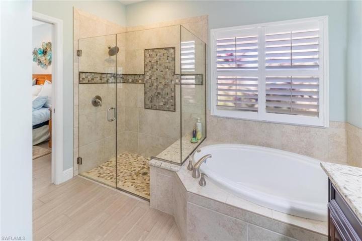 3585  Periwinkle  WAY, Naples, FL 34114