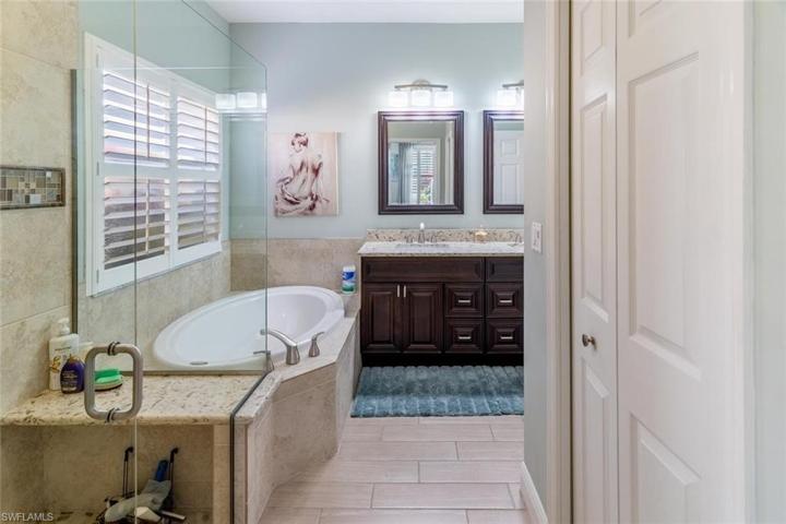 3585  Periwinkle  WAY, Naples, FL 34114