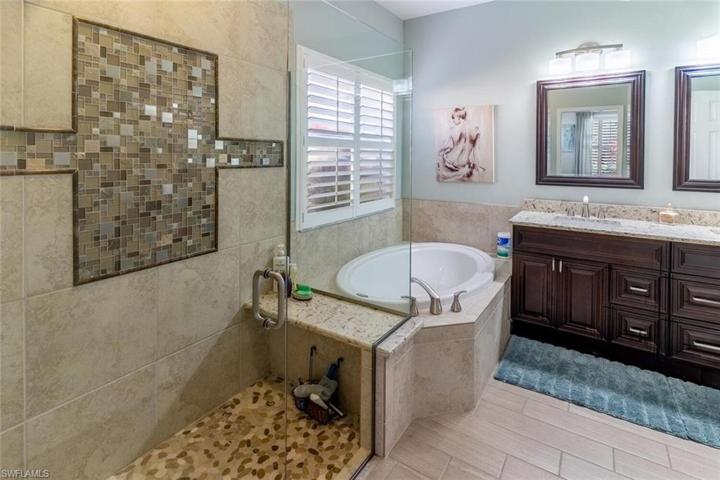 3585  Periwinkle  WAY, Naples, FL 34114