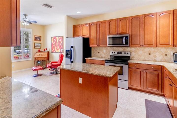 3585  Periwinkle  WAY, Naples, FL 34114