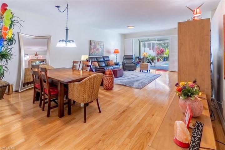 3585  Periwinkle  WAY, Naples, FL 34114