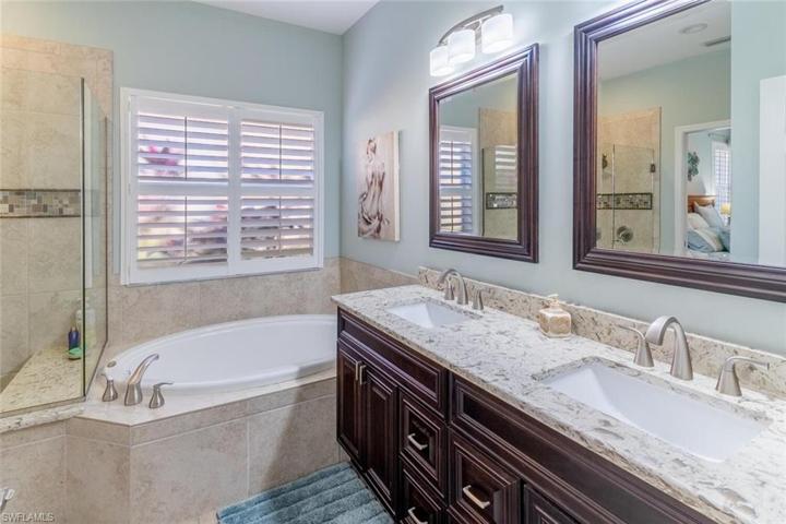 3585  Periwinkle  WAY, Naples, FL 34114