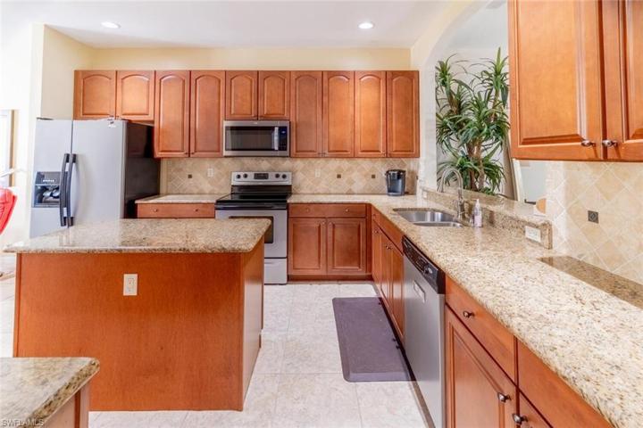 3585  Periwinkle  WAY, Naples, FL 34114