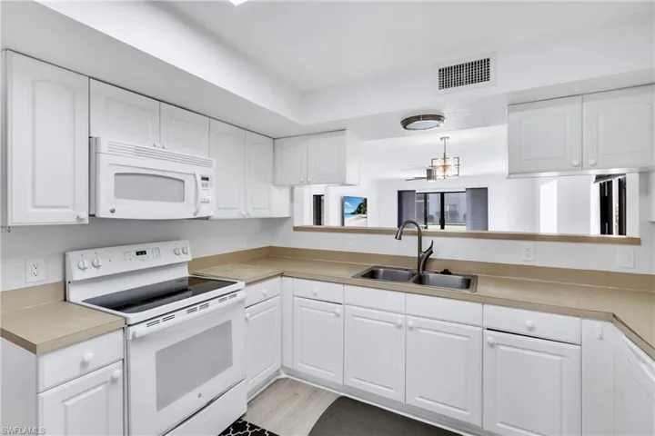 910  Vanderbilt Beach  RD, Naples, FL 34108
