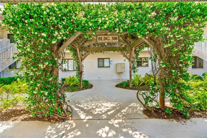 910  Vanderbilt Beach  RD, Naples, FL 34108