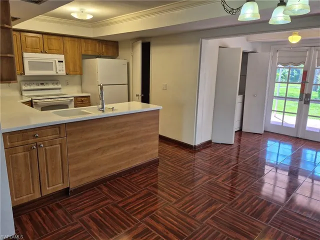 4909  Catalina  DR, Naples, FL 34112