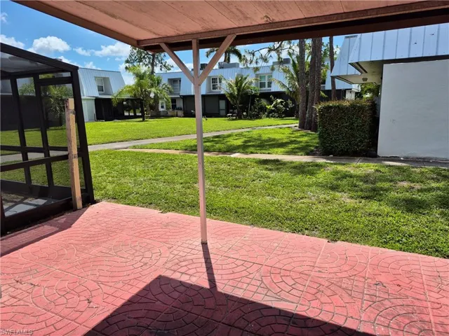 4909  Catalina  DR, Naples, FL 34112