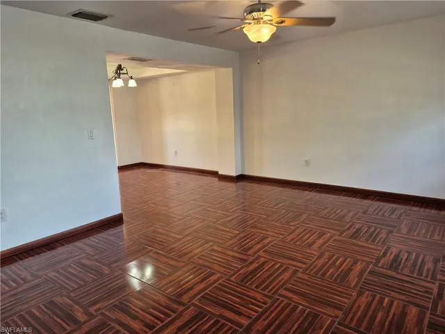 4909  Catalina  DR, Naples, FL 34112