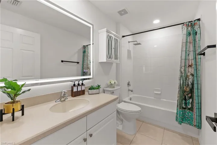 1801 Everest Pkwy, Cape Coral, Florida 33904