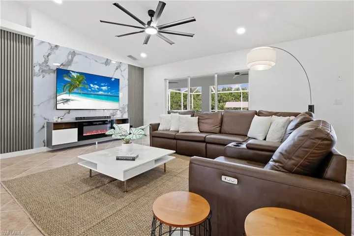 1801 Everest Pkwy, Cape Coral, Florida 33904